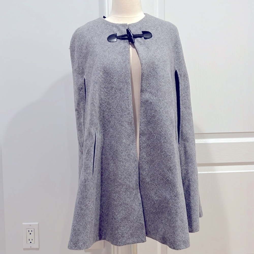 Drew cape NWT